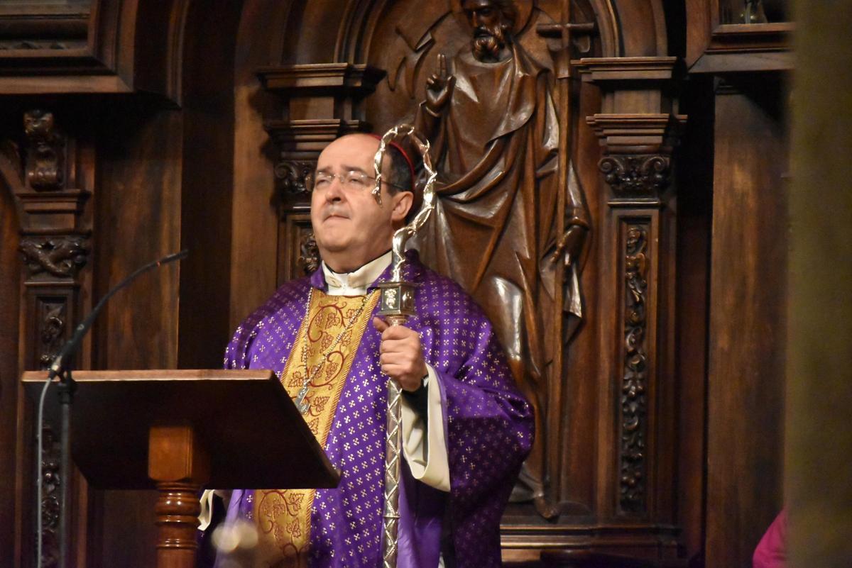 Galería | Cáceres celebra el Miércoles de Ceniza en la Concatedral de Santa María.