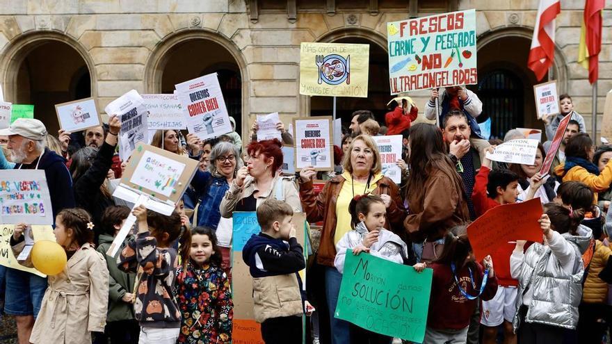 El plan para los comedores escolares: impulso definitivo a la línea caliente y rechazo a las cocinas de proximidad