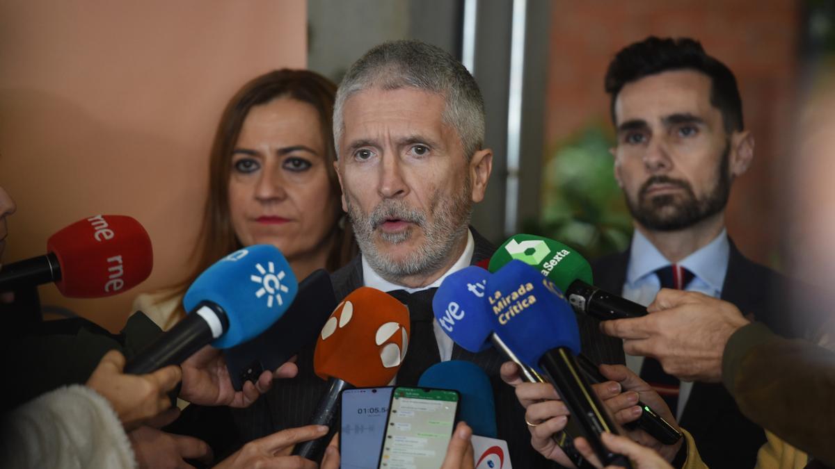 El ministro del Interior, Fernando Grande-Marlaska, en el acto de entrega de medallas al Mérito de Protección Civil, en la escuela Nacional de Protección Civil, a 12 de febrero de 2024, en Rivas- Vaciamadrid, Madrid (España).