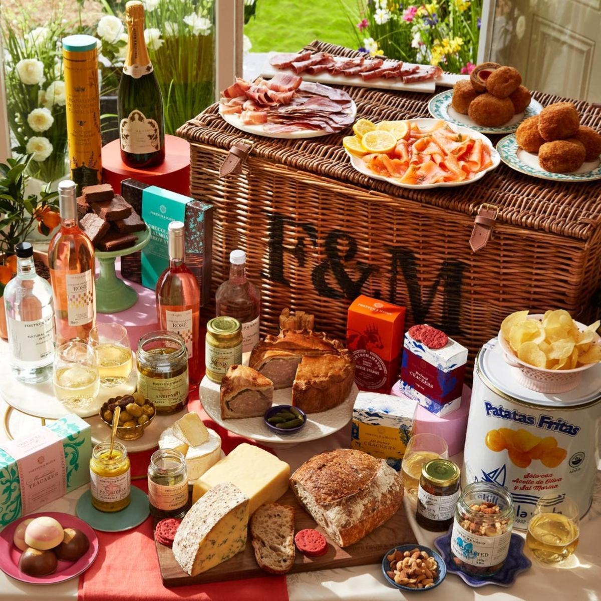 'The King of Picnics', la cesta de Fortnum and Mason para la coronación de Carlos III de Inglaterra