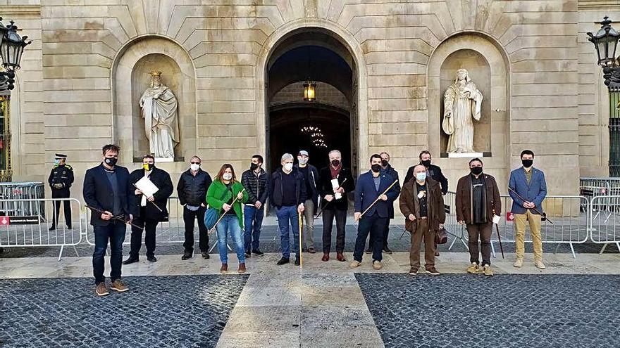 Alcaldes del Pallars Sobirà davant la Generalitat dimarts passat