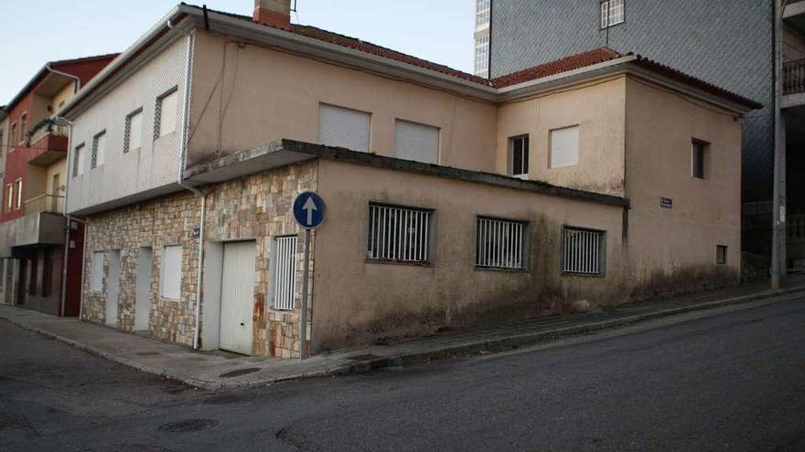 Imagen de la casa que el empresario soutelano asesinado posee en Soutelo de Montes. // Bernabé / Ana Agra