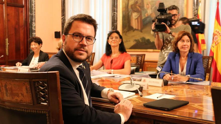 El vicepresident del Govern, Pere Aragonès, i la secretària d&#039;Estat d&#039;Hisenda, Inés María Bardón