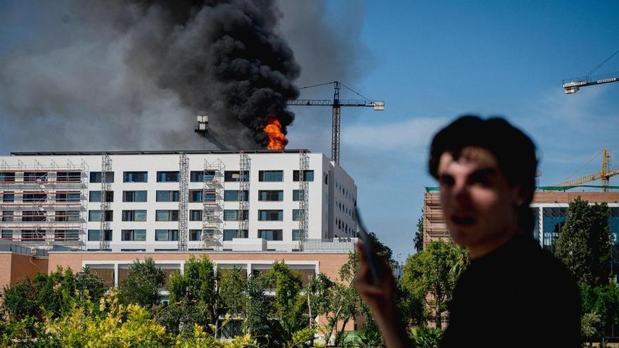 Fire at a hotel under construction in Seville