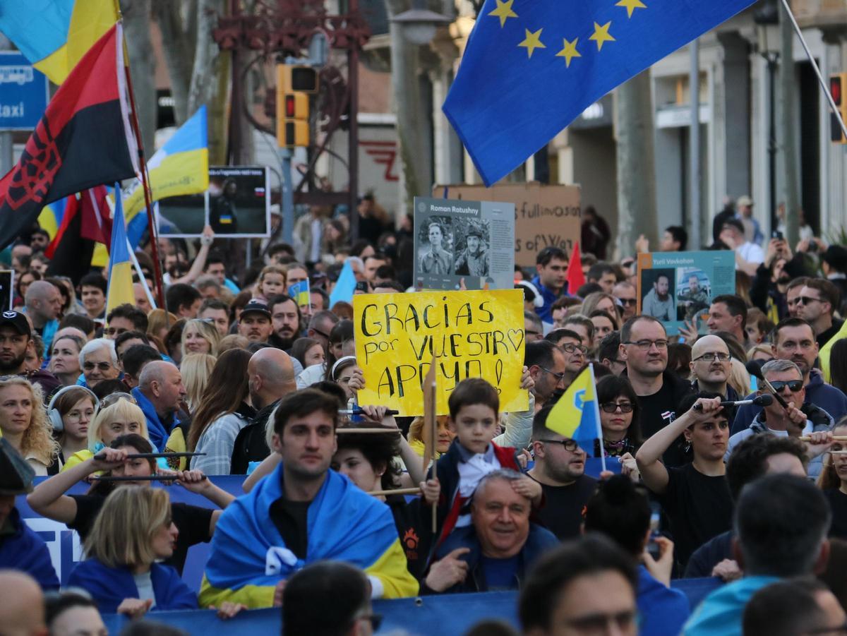 Manifestación de la comunidad de Ucrania en Barcelona