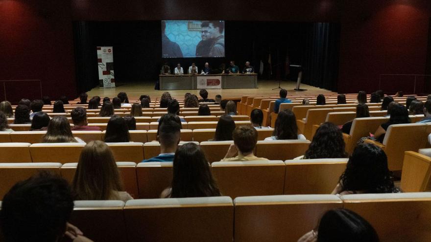 Acto de bienvenida para los nuevos alumnos en la Escuela de Magisterio de Zamora, próximamente Facultad de Educación.