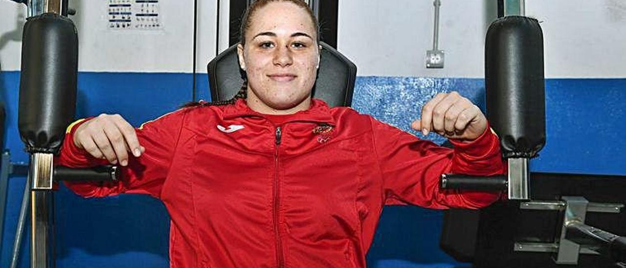 La joven Virginia Gellberg, campeona de España en lucha libre, sigue entrenando en vacaciones para preparar sus próximos campeonatos internacionales.