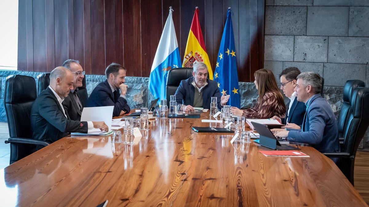 Reunión del Consejo de Gobierno, este lunes, en Santa Cruz de Tenerife.