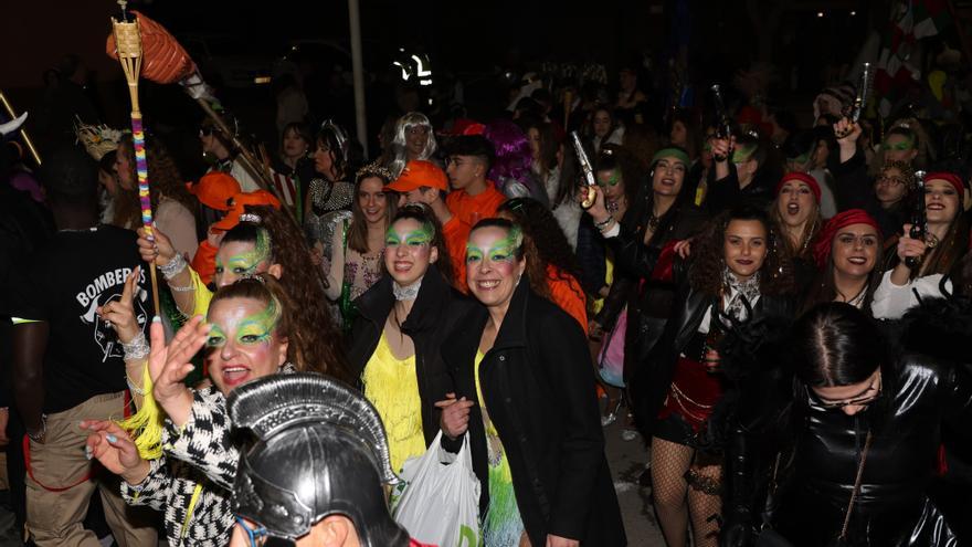 Cehegín pone fin al Carnaval con un gran defile en el que participan 31 comparsas