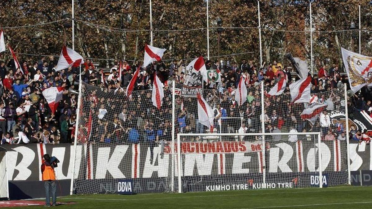 Bukaneros, del Rayo Vallecano, en una imagen de archivo; es uno de los grupos ultra más activos del panorama español.