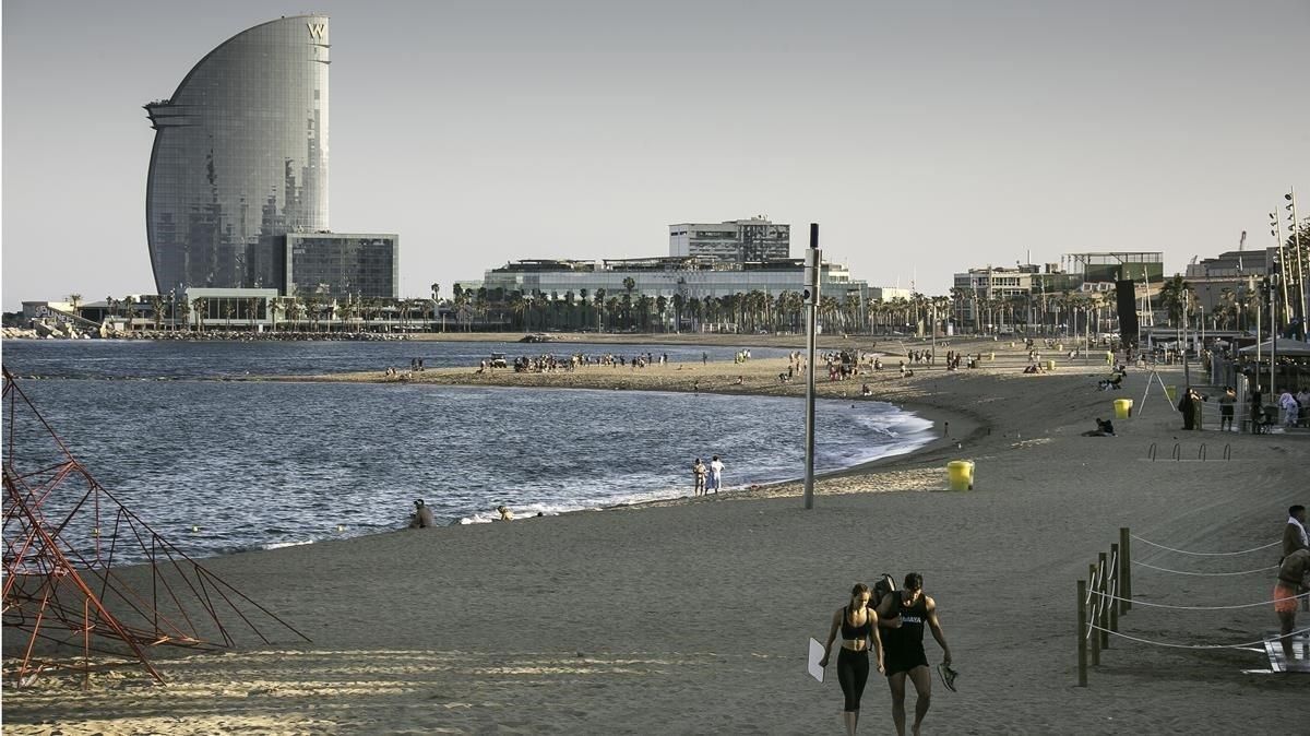 Playas blindadas en Barcelona para evitar la celebración de Sant Joan