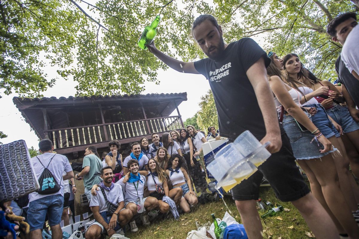 Una peña en una edición pasada del rally de la sidra