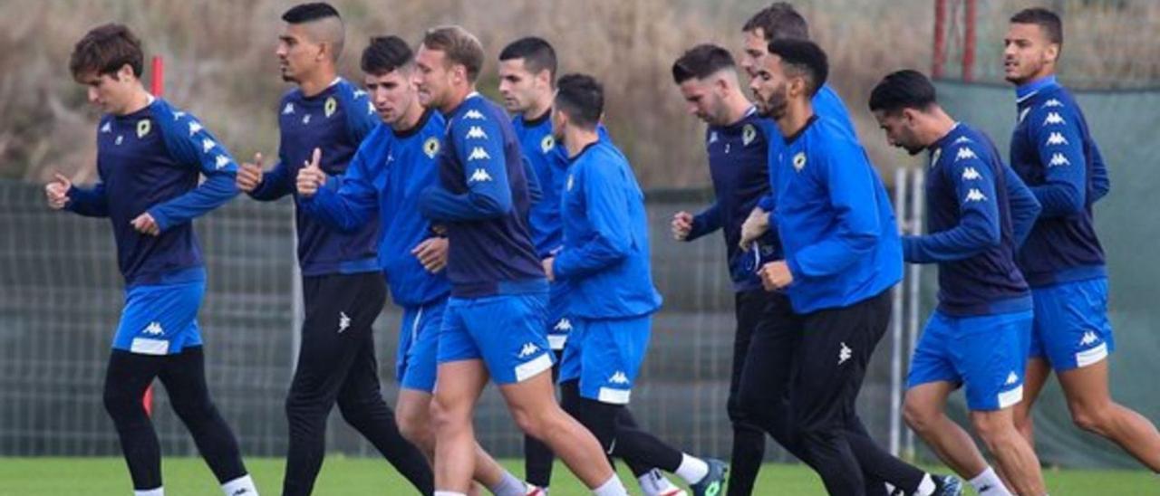 Último entreno del Hércules en Fontcalent antes del crucial encuentro de esta tarde en el Rico Pérez.