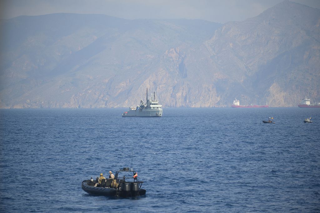 La Armada simula el accidente de un submarina para rescatar a su tripulación