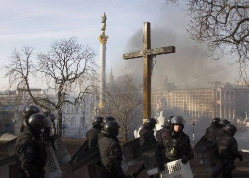 Kiev se ha despertado con las consecuencias de una noche de violencia que deja hasta el momento 25 personas muertas