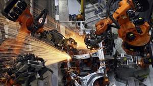 Treballs robotitzats de soldadura a la fàbrica de Seat a Martorell. ARXIU