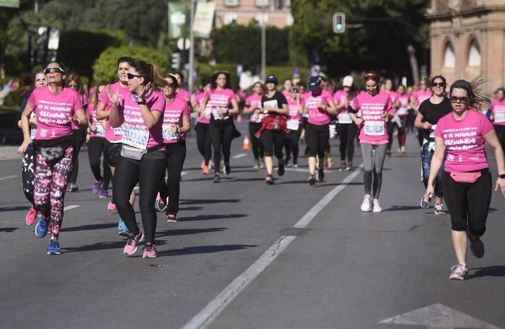 Ambiente en la V Carrera de la Mujer de Murcia