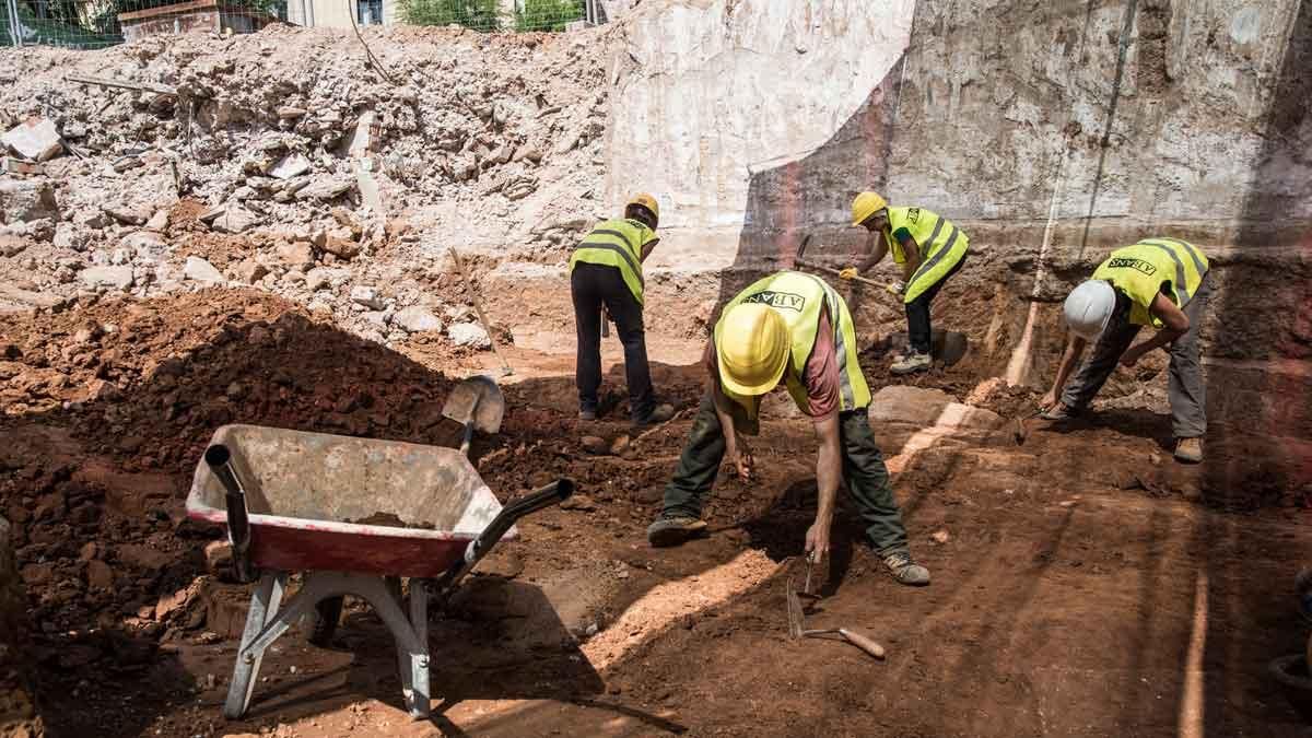 Hallada una necrópolis en el lugar donde se ubicaban los antiguos juzgados de Barcelona. Jordi Serra, arqueólogo director, explica el descubrimiento.