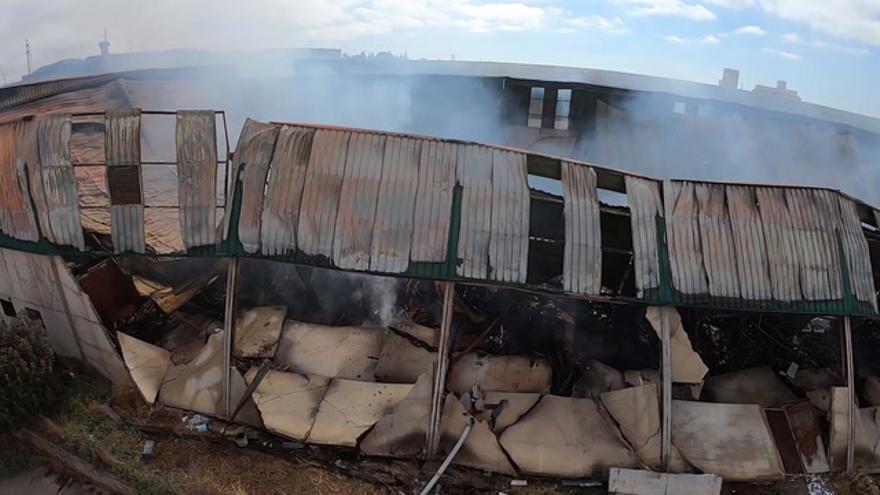 Los bomberos terminan su trabajo en el Nevero