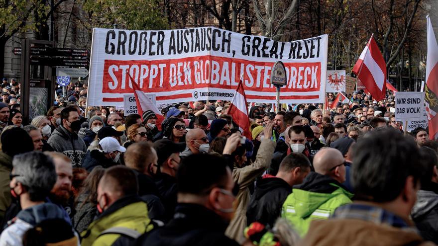 Miles de personas marchan en Viena contra el confinamiento y la vacunación obligatoria