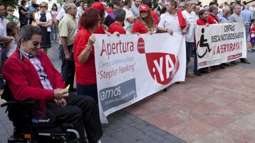 La concentración de protesta celebrada ayer en Sama.