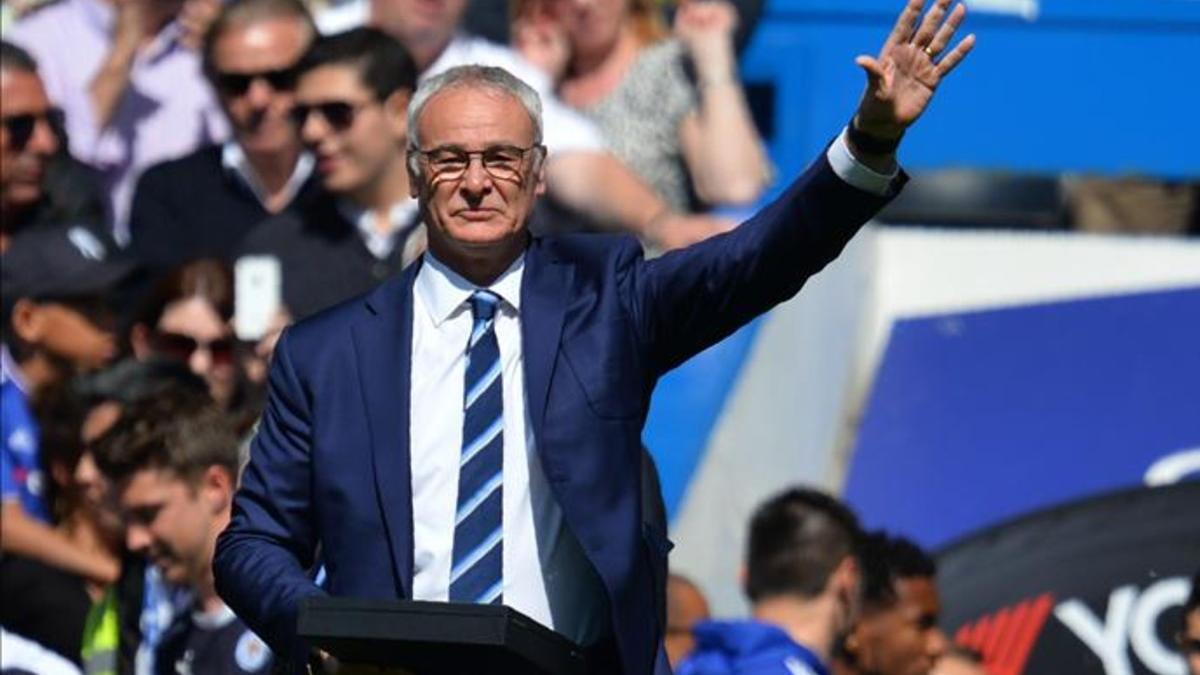Ranieri recibió una cariñosa ovación de los aficionados del Chelsea