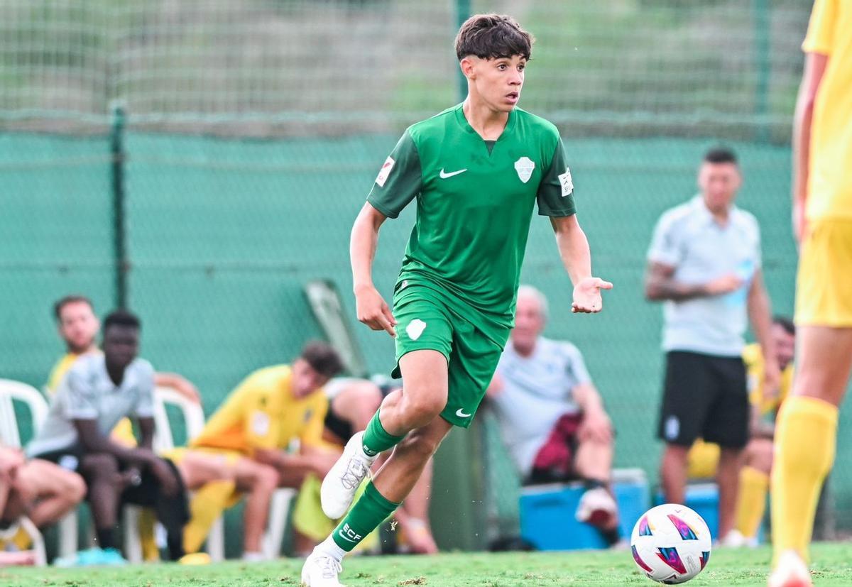 Ali Houary, durante un encuentro con el Elche Juvenil