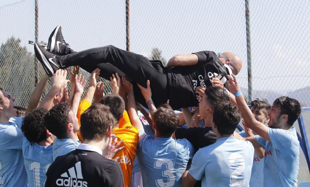 El equipo celeste se proclama campeón de liga tras golear al Pontevedra.