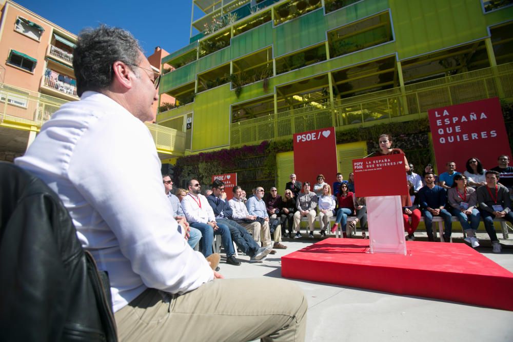 Más de 200 personas asisten al acto de precampaña de Francesc Sanguino celebrado en Las Cigarreres y al que ha asistido la la vicesecretaria general del PSOE, Adriana Lastra