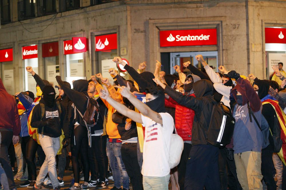 Contenidors cremats, càrregues policials i enfrontaments a Girona