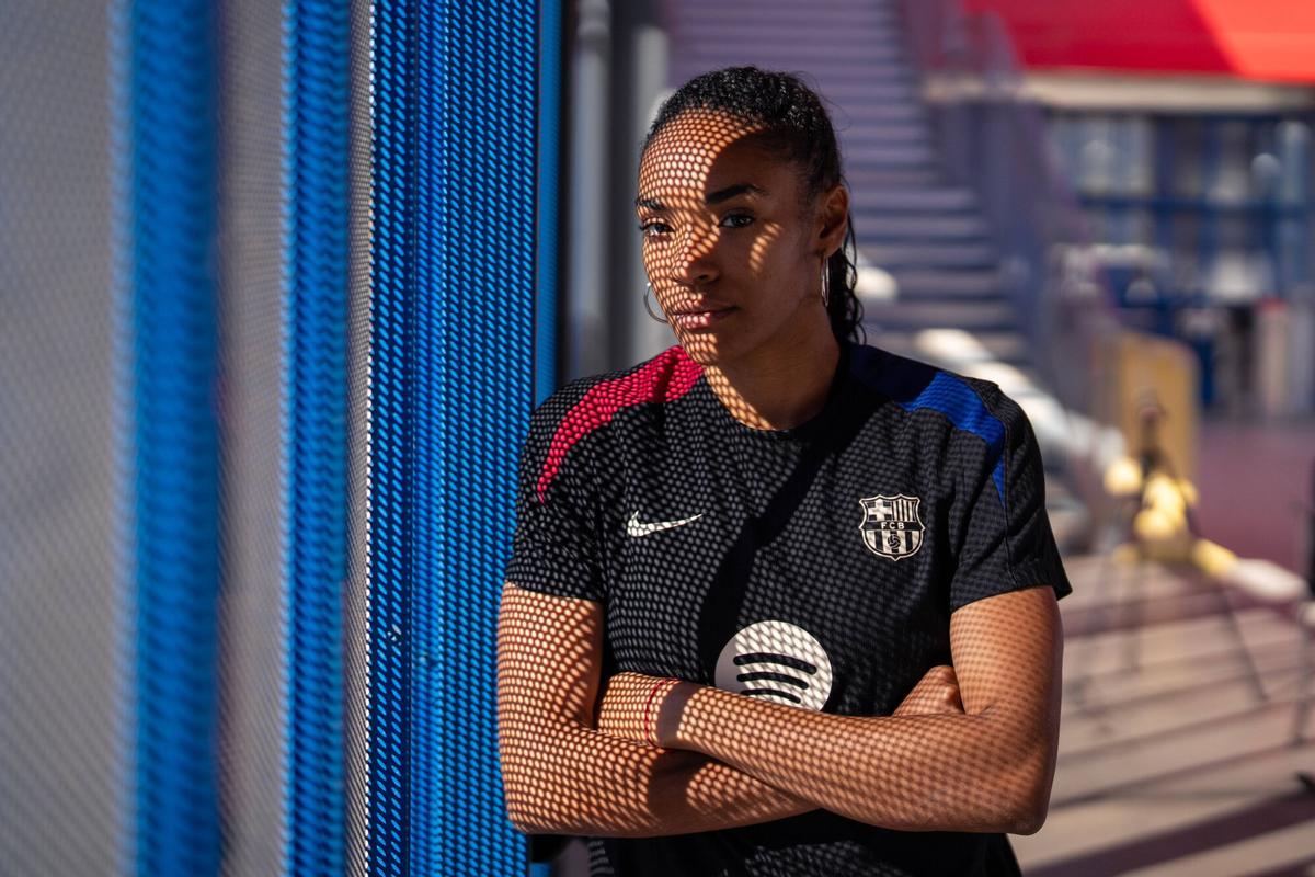 SANT JOAN DESPÍ 24/04/2025 Deportes. Entrevista a la jugadora del FC Barcelona Femenino Salma Paralluelo. FOTO de ZOWY VOETEN
