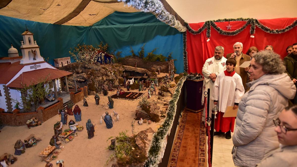 La inauguración del belén de la Vera Cruz da la salida a la ruta belenística de Plasencia.