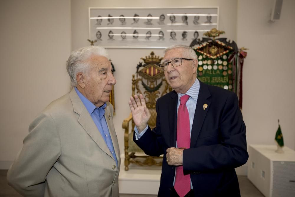 Presentación del libro del 125 aniversario de la falla Convento Jerusalén