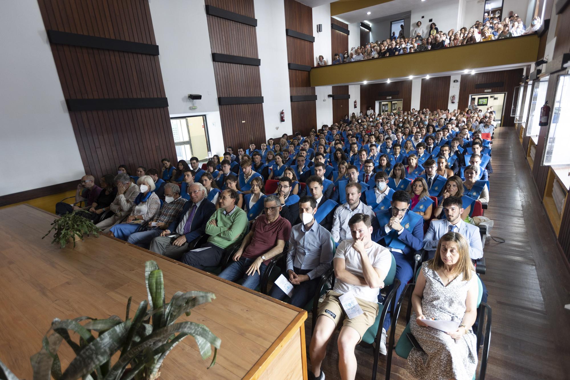 E n imágenes: Así fue el acto de despedida de las promociones 19-20, 20-21, y 21-22, de Física y Matemáticas