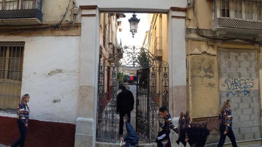 Arco rehabilitado en la entrada del Pasaje Meléndez.