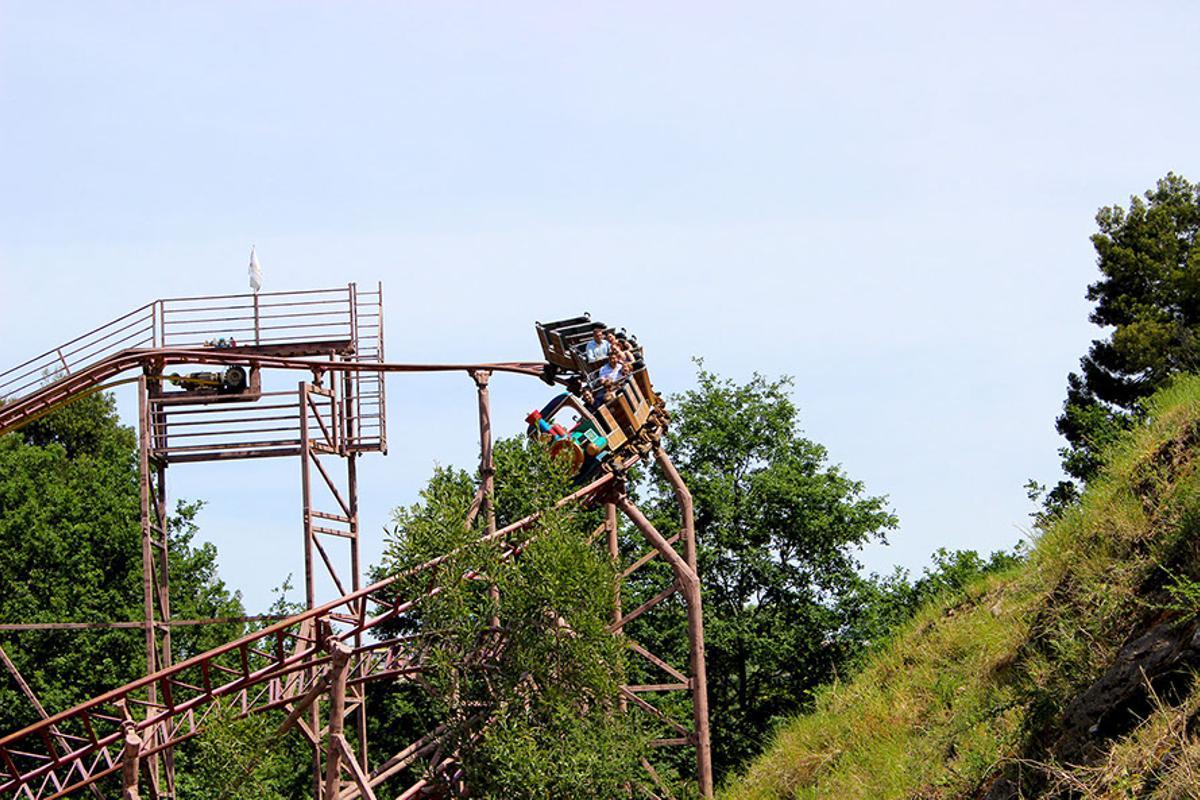 Viaje por el parque de atracciones más próximo a Galicia
