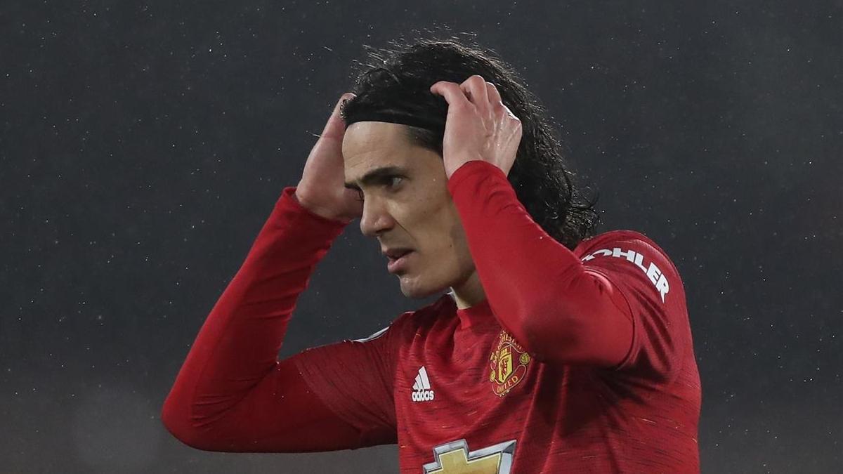 Cavani en un partido con el Manchester United