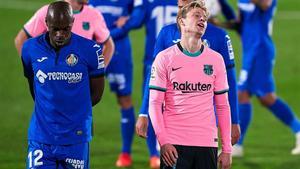 marcosl55466598 getafe  spain   october 17  frenkie de jong of fc barcelona 201018123013