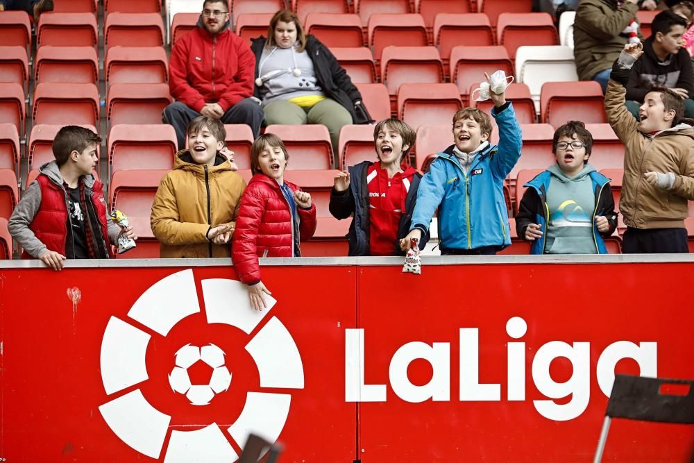 El partido entre el Sporting B y el Mirandés, en imágenes