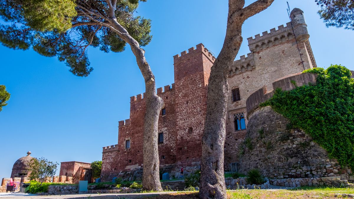 Exterior del Castell de Castelldefels, que ha abierto sus puertas al público recientemente