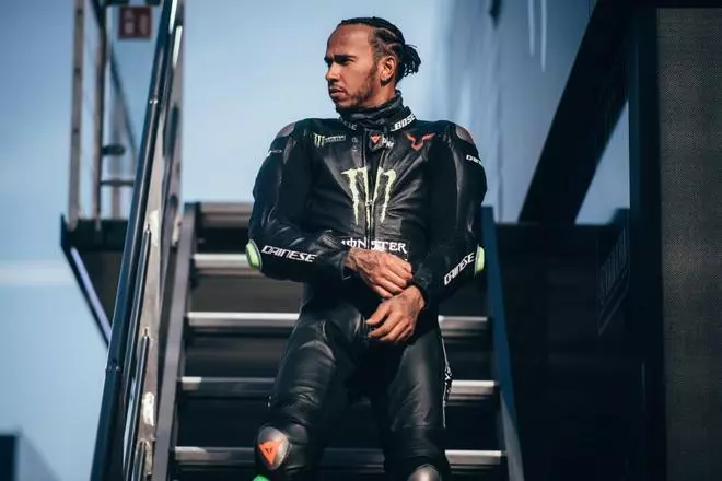 El reto de Valentino Rossi y Lewis Hamilton en Cheste