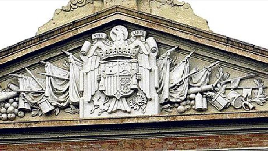 Escudo situado en el frontis de la Capitanía general de Valencia