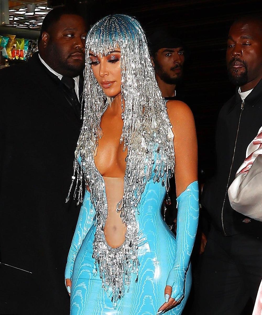 Kim Kardashian vestida de Cher Pitufa en la afterparty de la Gala Met