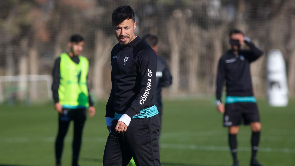 Viedma, en el entrenamiento del Córdoba CF B hoy en la Ciudad Deportiva.