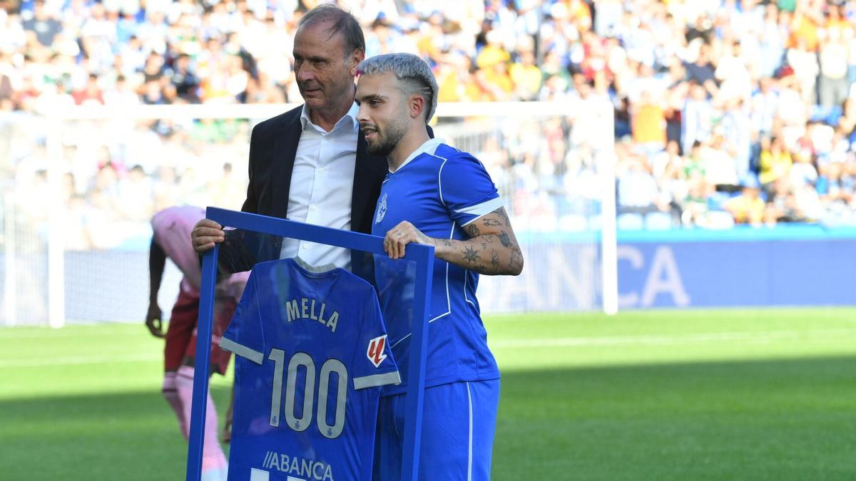 David Mella celebra su centenario con la camiseta del Deportivo