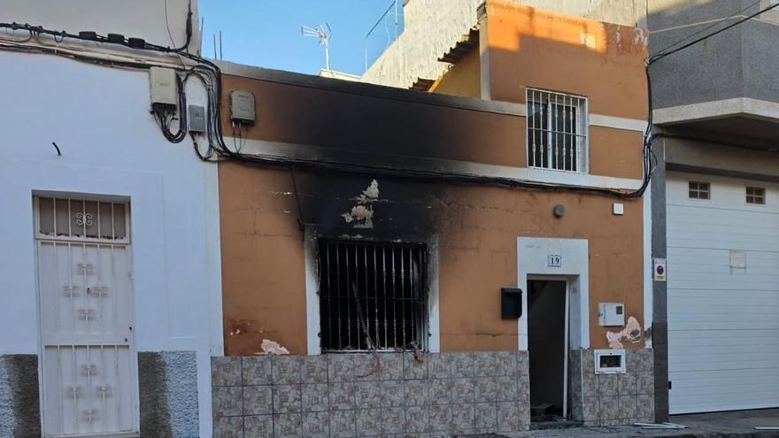 Un hombre resulta herido grave tras una explosión en una vivienda de Sardina del Sur