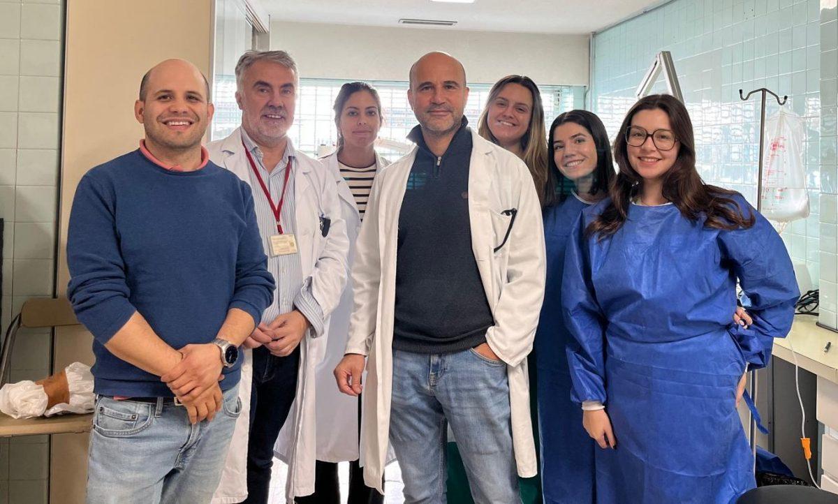 Docentes en el HUC del curso de primeros implantes osteointegrados transcutáneos para mejorar la capacidad auditiva