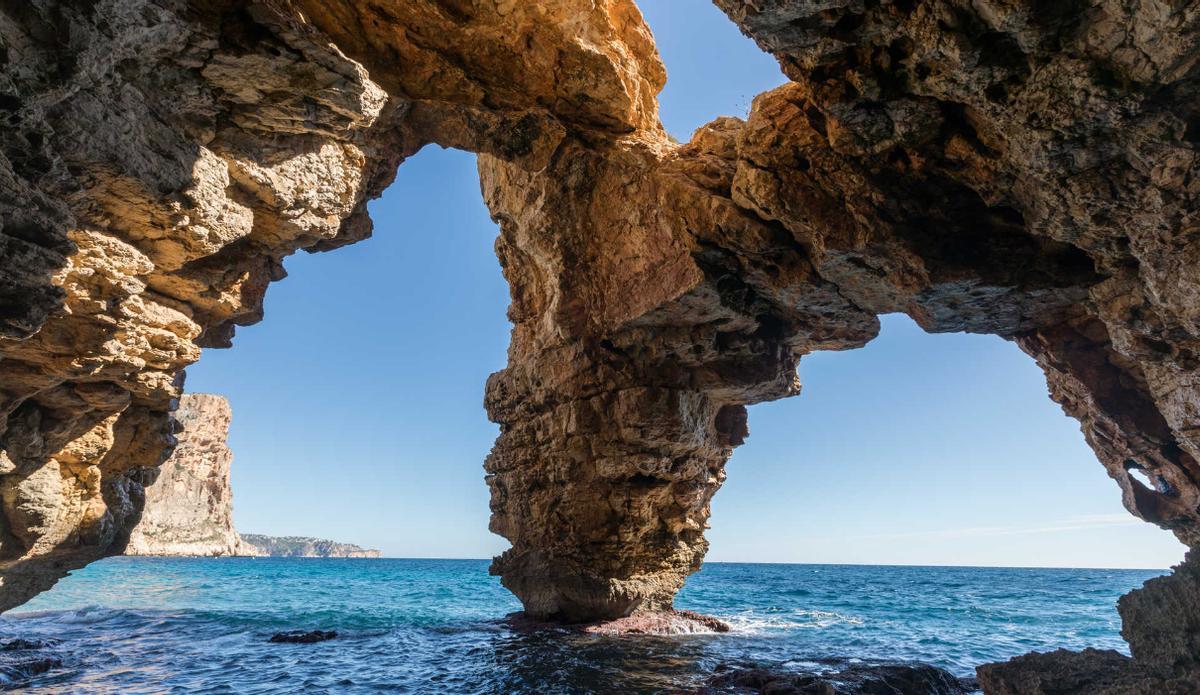 Cala Moraig, vistas espectaculares.