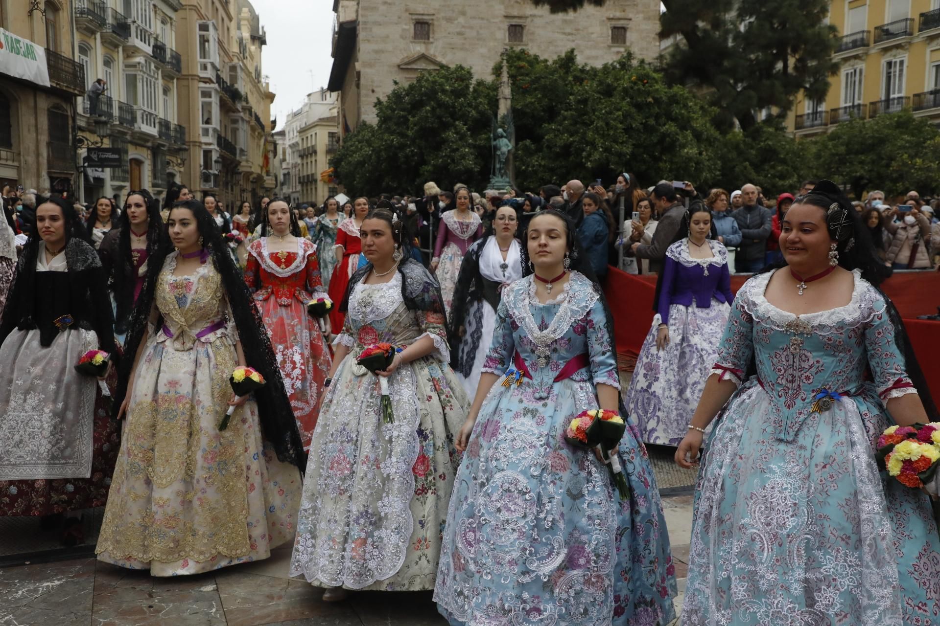 Búscate en el primer día de Ofrenda por la calle Quart (entre las 115.30 y las 17.00 horas)