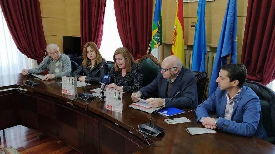 Por la izquierda, Luis Fernández, Mónica Ronderos, Carmen Arbesú, José Manuel Solís y Rubén González.